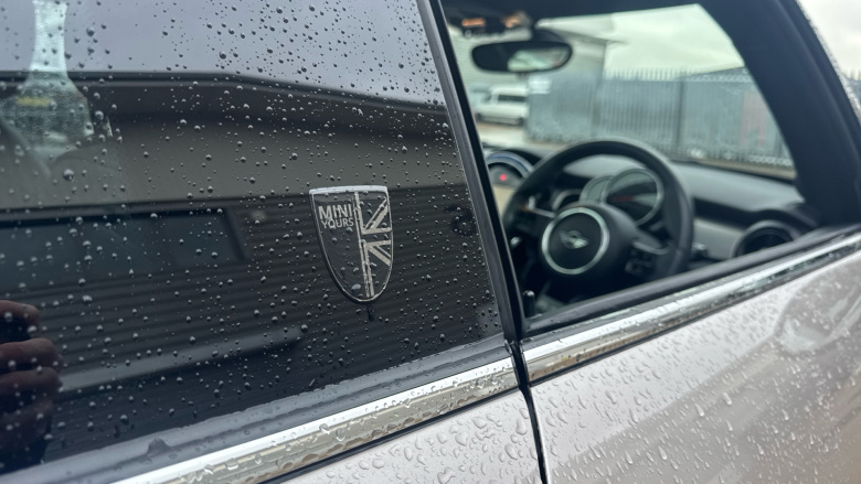 MINI Hatchback 2.0 Cooper S Exclusive 3dr Auto Petrol Hatchback